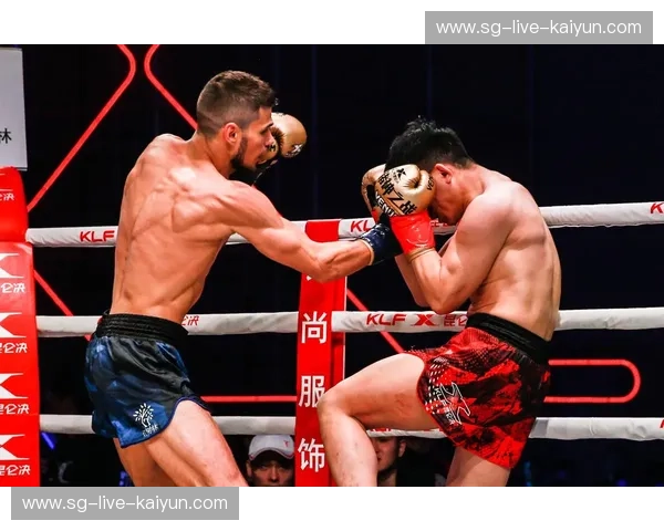 江佟·猜：当“擂台艺术家”化身为“杀戮机器”，谁能接住那一记毁灭性的左扫？